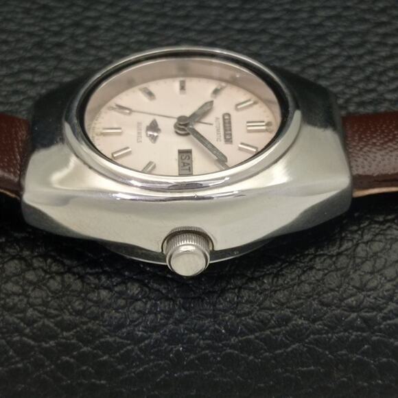 Vintage 1981 Citizen Automatic Womans Silver Watch W/daydate & Black accents main image 4